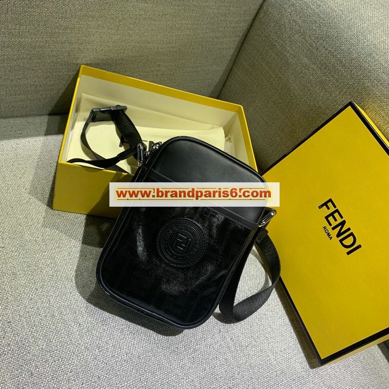 FD5044R-BXN　フェンディ FENDI 2019年最新作 カメラバッグ 斜め掛け ショルダーバッグ 防水