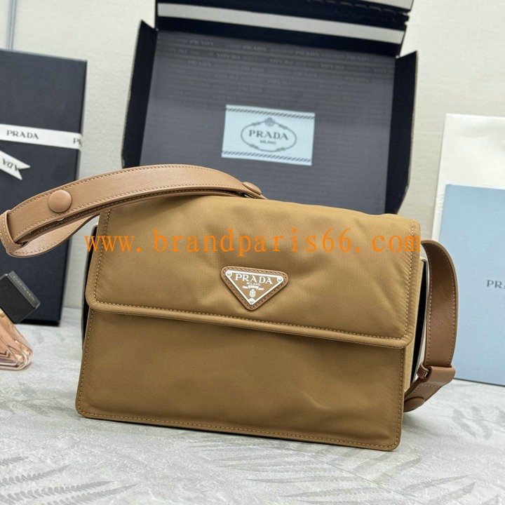 PD1BD313ZS-99 プラダ PRADA 2025年新作 スモール パデッド Re-Nylon ショルダーバッグ ナイロン