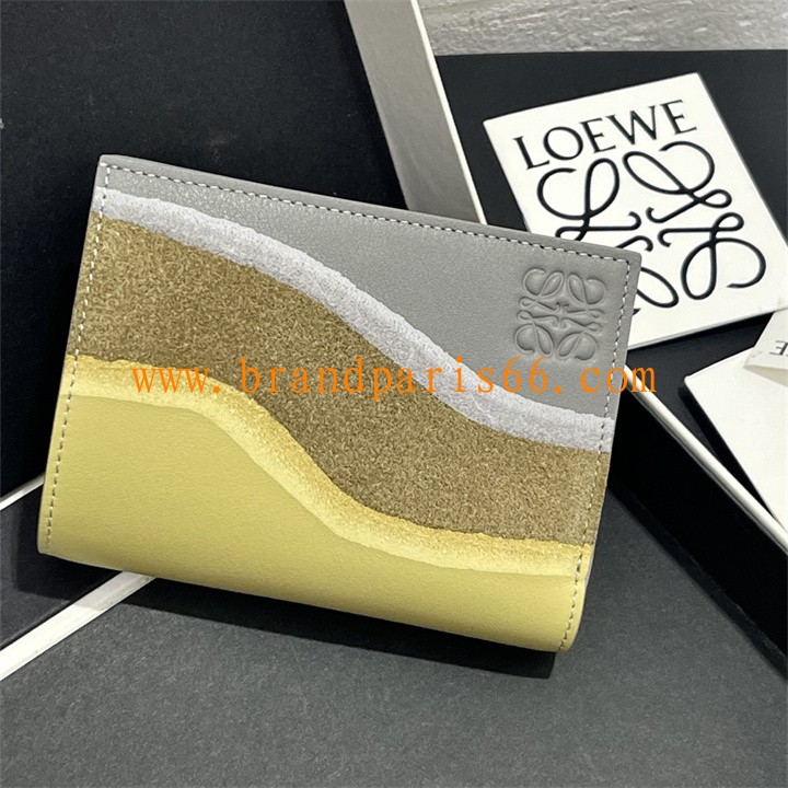 LE3826PYH-99 ロエベ LOEWE 2026年 Landscape コンパクトウォレット 二つ折り 短財布 小銭入れ レザー