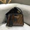 FD5015D-BXN　フェンディ FENDI 2019年最新作 ピーカブー ディフェンダー ハンドバッグ ショルダーバッグ レディース 通勤 レザー 黒