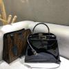 FD5015X-BXN　フェンディ FENDI 2019年最新作 ピーカブー ディフェンダー ハンドバッグ ショルダーバッグ レディース 通勤 レザー 黒