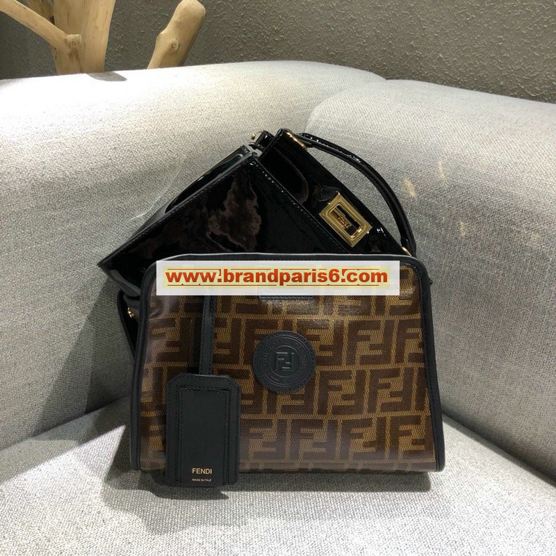 FD5015D-BXN　フェンディ FENDI 2019年最新作 ピーカブー ディフェンダー ハンドバッグ ショルダーバッグ レディース 通勤 レザー 黒