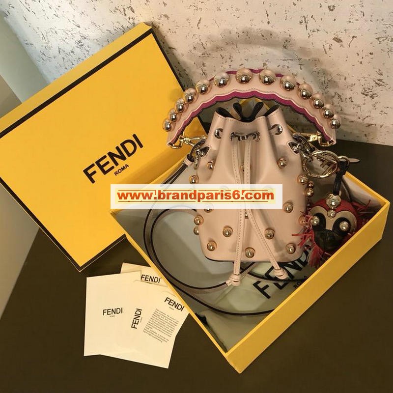 FD010-99　フェンディ FENDI 2019年最新作 MON TRESOR モン トレゾール ショルダーバッグ カーフスキン 杏色