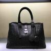 BOV7453NBK-QJ　ボッテガヴェネタ BOTTEGAVENETA 2019年最新入荷 イントレチャート カーフ ベビー ローマバッグ ハンドバッグ 2way ショルダーバッグ カーフスキン 黒