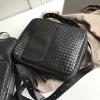 BOV7118-aj　ボッテガヴェネタ BOTTEGAVENETA 2019年最新入荷 イントレチャート 斜め掛け ショルダーバッグ カーフスキン メンズバッグ 黒