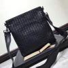 BOV276357Q-aj　ボッテガヴェネタ BOTTEGAVENETA 2019年最新入荷 イントレチャート VN スモール メッセンジャーバッグ メンズ ビジネス ショルダーバッグ 通勤 黒