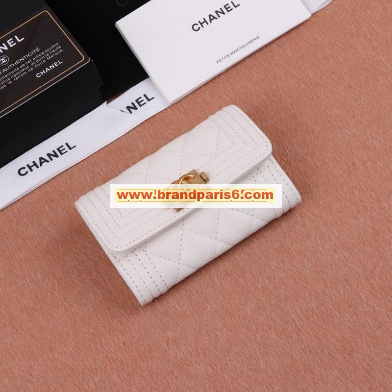 CH80603-JS　シャネル CHANEL 2019年最新入荷 BOY CHANEL フラップカードケース 二つ折り短財布 名刺入れ キャビアスキン