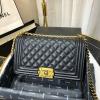 CH67086DQGJK-JS　シャネル CHANEL 2020年最新入荷 BOY スモール ハンドバッグ 斜め掛け ショルダーバッグ フラップバッグ レディース キャビアスキン