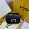 FD83004BK-BXN　フェンディ FENDI 2020年最新入荷 バゲット トートバッグ 斜め掛け ショルダーバッグ スモールバッグ レディースかばん 