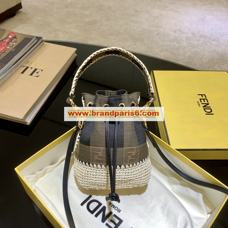 FD36024-BXN　フェンディ FENDI 2020年最新入荷 モン トレゾール ショルダーバッグ レザー バゲットバッグ 
