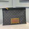 M69256-057　ルイヴィトン LOUISVUITTON 2020年最新入荷 てもちかばん クラッチバッグ セカンドバッグ メンズかばん モノグラム エクリプス キャンバス