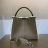 FD6184H-025　フェンディ FENDI 2020年最新作 ピーカブー エックスライト トートバッグ トップハンドルバッグ ハンドバッグ 通勤 カーフレザー