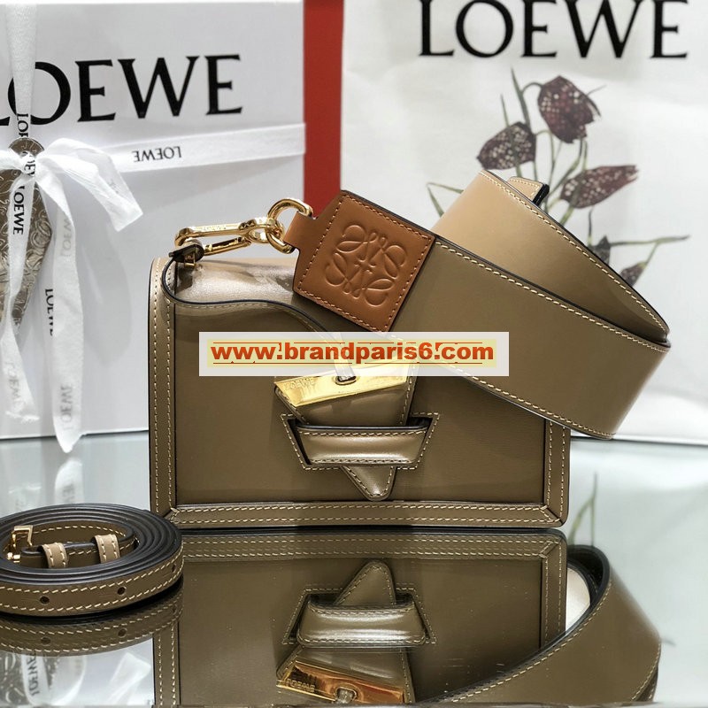LE11301XS-DDB　ロエベ LOEWE 2020年最新入荷 バルセロナ ショルダーバッグ 斜め掛け レザー レディースかばん