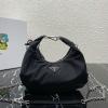 PD1BH172BK-025　プラダ PRADA 2020年最新作 Hobo ホーボー トートバッグ 斜め掛け ショルダーバッグ レディースかばん ナイロン