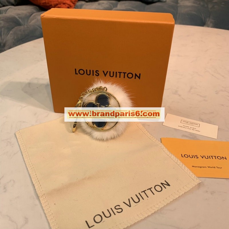 M69001-057　ルイヴィトン LOUISVUITTON 2020年最新入荷 ポルト クレ フラワー フィネス ファー キーケース キーホルダー キーリング バッグチャーム LVイニシャル モチーフ