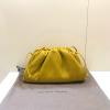 BOV576227pYL-aj　ボッテガヴェネタ BOTTEGAVENETA 2020年最新入荷 ミニ ザ ポーチ 斜め掛け ショルダーバッグ レディースかばん カーフレザー