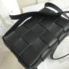 BOV578004BK-aj　ボッテガヴェネタ BOTTEGAVENETA 2020年最新入荷 パデッド カセット 斜め掛け ショルダーバッグ ラムスキン