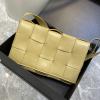 BOV578004XS-aj　ボッテガヴェネタ BOTTEGAVENETA 2020年最新入荷 パデッド カセット 斜め掛け ショルダーバッグ ラムスキン