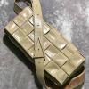 BOV620980X-aj　ボッテガヴェネタ BOTTEGAVENETA 2020年最新入荷 ポーチ ショルダーバッグ ウェストバッグ 手持ちかばん レディースかばん カーフレザー
