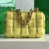 BOV631421JYL-aj　ボッテガヴェネタ BOTTEGAVENETA 2020年最新入荷 パデッド カセット 斜め掛け ショルダーバッグ ラムスキン 