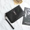 YSL26619EYK-JS　イヴサンローラン Saint laurent YSL 2020年最新入荷 手持ちかばん クラッチバッグ ストラップ付き セカンドバッグ クロコ柄