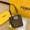 FD5093-BXN　フェンディ FENDI 2020年最新入荷 トートバッグ 肩掛け ショルダーバッグ レザー