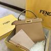 FD5322QZ-BXN　フェンディ FENDI 2020年最新入荷 ピーカブー トートバッグ ハンドバッグ 2way ショルダーバッグ レザー