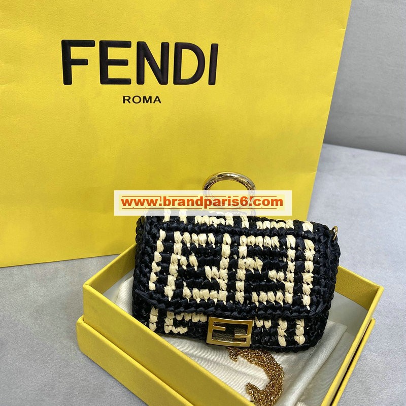 FD8277K-168　フェンディ FENDI 2020年最新入荷 バッグチャーム キーリング キーホルダー