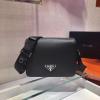 PD2VD038-025　プラダ PRADA 2020年最新入荷 メッセンジャーバッグ 斜め掛け ショルダーバッグ メンズかばん カーフレザー