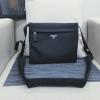PD2VH058-025　プラダ PRADA 2020年最新入荷 斜め掛け ショルダーバッグ メンズかばん メッセンジャーバッグ カーフレザー