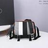 PD2VH043PT-025　プラダ PRADA 2020年最新入荷 斜め掛け ショルダーバッグ メンズかばん メッセンジャーバッグ ナイロン