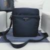 PD2VQ002-025　プラダ PRADA 2020年最新入荷 斜め掛け ショルダーバッグ メンズかばん メッセンジャーバッグ ナイロン