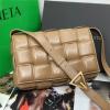 BOV70094QK-aj　ボッテガヴェネタ BOTTEGAVENETA 2020年最新入荷 パデッド カセット 斜め掛け ショルダーバッグ フラップ レディースかばん ラムスキン