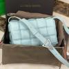 BOV70094LS-aj　ボッテガヴェネタ BOTTEGAVENETA 2020年最新入荷 パデッド カセット 斜め掛け ショルダーバッグ フラップ レディースかばん ラムスキン