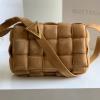 BOV591970RTH-aj　ボッテガヴェネタ BOTTEGAVENETA 2020年最新入荷 パデッド カセット 斜め掛け ショルダーバッグ フラップ レディースかばん カシミヤ