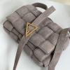 BOV591970RHS-aj　ボッテガヴェネタ BOTTEGAVENETA 2020年最新入荷 パデッド カセット 斜め掛け ショルダーバッグ フラップ レディースかばん カシミヤ