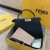 FD5322-BXN　フェンディ FENDI 2020年最新入荷 ピーカブー トートバッグ トップハンドルバッグ 斜め掛け ショルダーバッグ レザー