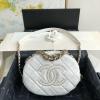 CH1511BS-JS　シャネル CHANEL 2020年最新入荷 カメラバッグ 斜め掛け ショルダーバッグ クロスボディ ラムスキン