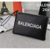 BA9009-GH　バレンシアガ BALENCIAGA 2021年最新入荷 ストラップ付き 手持ちかばん ポーチ クラッチバッグ カーフレザー