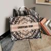 CD1286LYF-025　クリスチャンディオール CHRISTIAN DIOR 2020最新入荷 Book Tote ブック トップハンドルバッグ トートバッグ ハンドバッグ レディースかばん