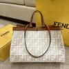 FD83331BS-BXN　フェンディ FENDI 2021年最新入荷 ピーカブー エックストートバッグ ハンドバッグ ショッピングバッグ FFモチーフ 肩掛け ショルダーバッグ レディースかばん