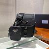 PD2VD043-025　プラダ PRADA 2021年最新入荷 斜め掛け ショルダーバッグ メンズかばん クロスボディ トライアングルロゴ付 Re Nylon