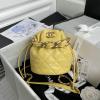 CH2390YL-057　シャネル CHANEL 2021年最新入荷 ミニ バゲットバッグ 斜め掛け ショルダーバッグ クロスボディ レディースかばん ドローストリングバッグ ラムスキン