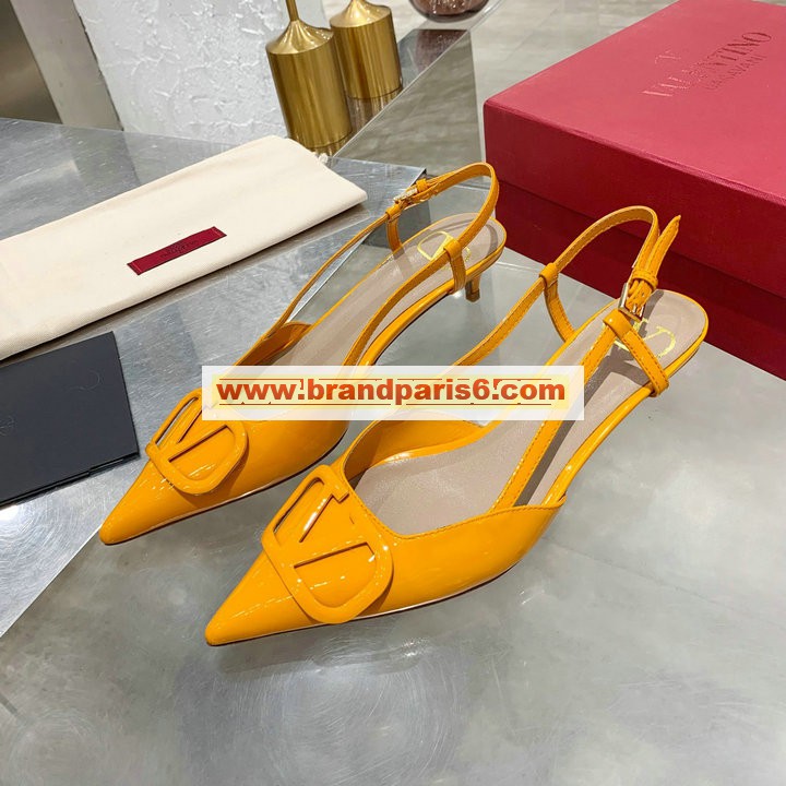 VTJ21009DQQY-26　ヴァレンティノ Valentino 2021年夏最新入荷 Vロゴ シグネチャー スリングバック パンプス ローヒールシューズ ピンヒール レディースシューズ