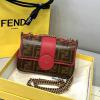 FD0181AsR-168　フェンディ FENDI 2021年最新作 バゲット チポーチ ェーンウォレット 斜め掛け ショルダーバッグ クロスボディバッグ
