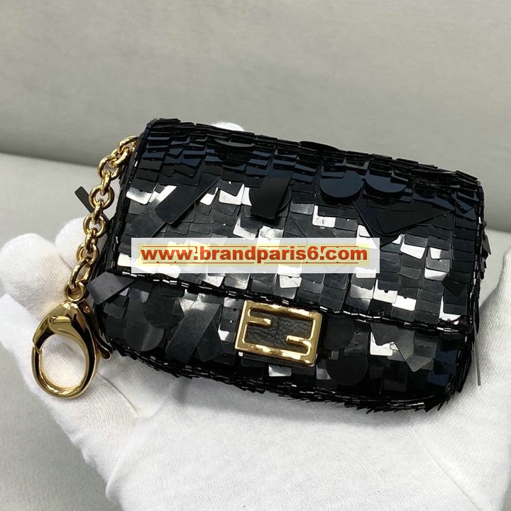 FD0136ZBK-CL　フェンディ FENDI 2021年最新入荷 バゲットポーチ ミニ クラッチバッグ 小銭入れ 短財布 手持ちかばん