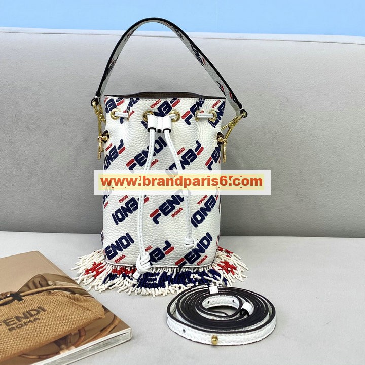 FD36031BS-CL　フェンディ FENDI 2021年最新入荷 モン トレゾール バゲットバッグ 斜め掛け ショルダーバッグ トートバッグ クロスボディ ドローストリングバッグ レディースかばん