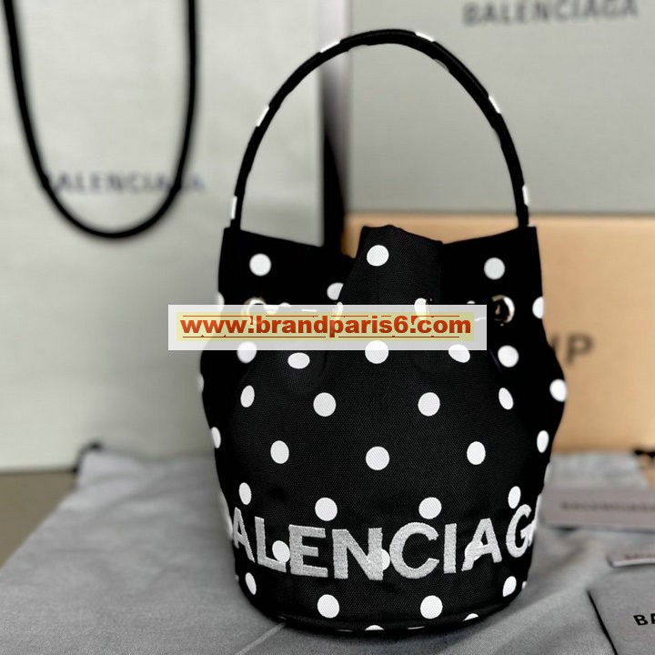 BA104DBK-GH　バレンシアガ BALENCIAGA 2021年最新入荷 Wheel ドローストリング バゲットバッグ トートバッグ ハンドバッグ 斜め掛け ショルダーバッグ キャンパス