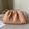 BOV576227XBCF-aj　ボッテガヴェネタ BOTTEGAVENETA 2021年最新入荷 ミニ ザ ポーチ 斜め掛け ショルダーバッグ クロスボディバッグ レディースかばん ラムスキン 