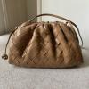 BOV576227XBXS-aj　ボッテガヴェネタ BOTTEGAVENETA 2021年最新入荷 ミニ ザ ポーチ 斜め掛け ショルダーバッグ クロスボディバッグ レディースかばん ラムスキン 